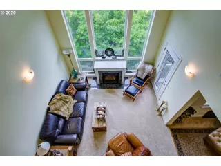 Photo #5: 20379568 Listing 