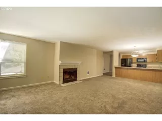 Photo #6: 20379661 Listing