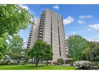 Photo #1: 20379947 Listing 
