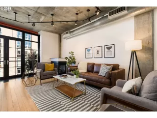 Photo #4: 20380322 Listing 