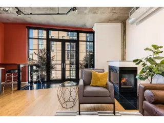 Photo #6: 20380322 Listing 