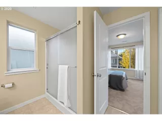 Photo #5: 20380778 Listing