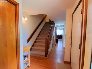 Photo #3: 20381074 Listing