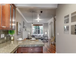 Photo #1: 20381125 Listing