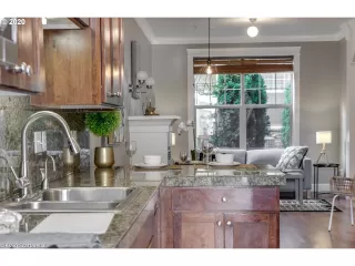 Photo #3: 20381125 Listing