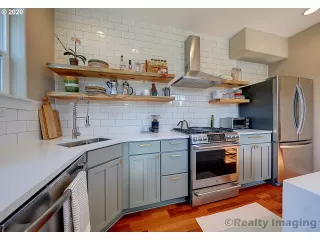 Photo #1: 20381168 Listing