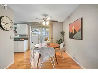 Photo #4: 20381174 Listing 