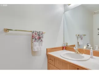 Photo #2: 20381318 Listing