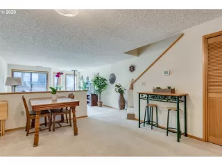 Photo #3: 20381318 Listing