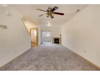 Photo #2: 20381509 Listing