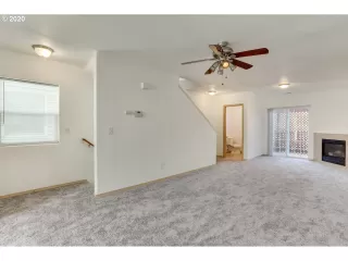 Photo #3: 20381509 Listing