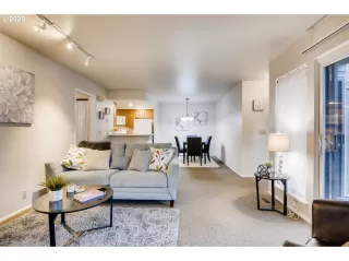 Photo #2: 20381623 Listing