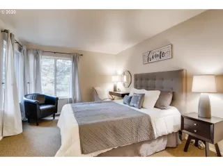 Photo #6: 20381623 Listing