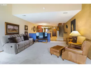 Photo #6: 20381890 Listing