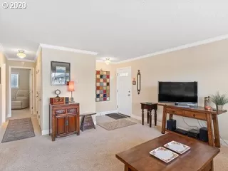 Photo #5: 20382190 Listing