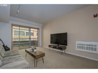 Photo #2: 20382435 Listing