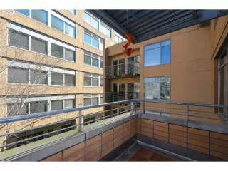 Photo #4: 20382435 Listing