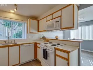 Photo #3: 20382477 Listing