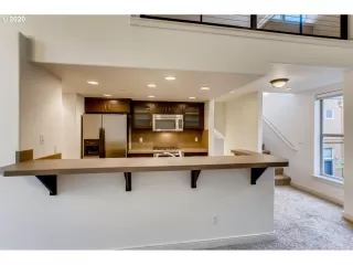 Photo #4: 20382769 Listing