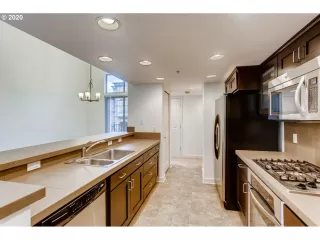 Photo #6: 20382769 Listing