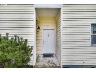 Photo #2: 20383138 Listing