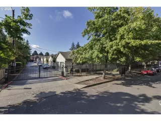 Photo #3: 20383209 Listing