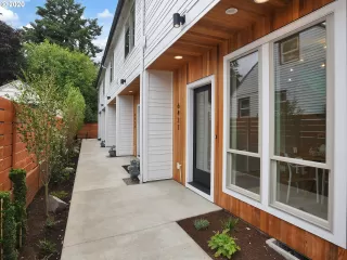 Photo #1: 20383716 Listing