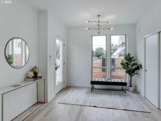 Photo #2: 20383716 Listing