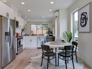 Photo #4: 20383716 Listing