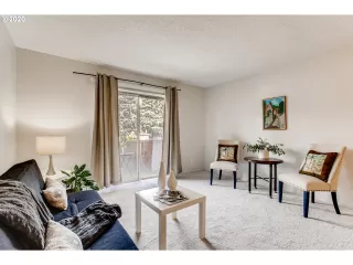 Photo #4: 20383760 Listing