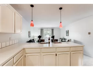 Photo #6: 20383760 Listing