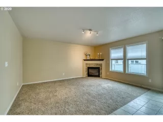 Photo #5: 20384211 Listing