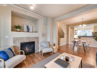 Photo #3: 20385172 Listing 