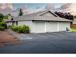 Photo #2: 20385774 Listing