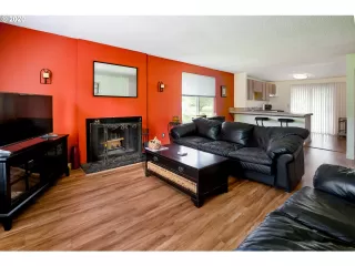 Photo #3: 20385774 Listing