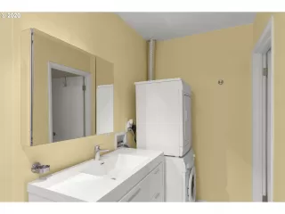 Photo #4: 20385977 Listing