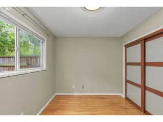 Photo #5: 20385977 Listing