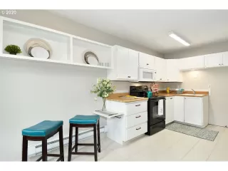 Photo #2: 20386549 Listing