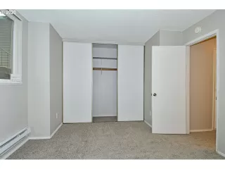 Photo #6: 20386549 Listing