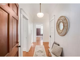 Photo #2: 20386619 Listing