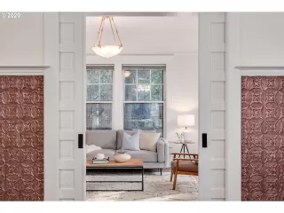 Photo #4: 20386619 Listing