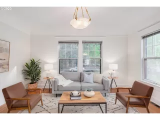 Photo #5: 20386619 Listing