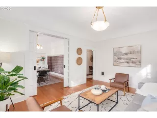 Photo #6: 20386619 Listing