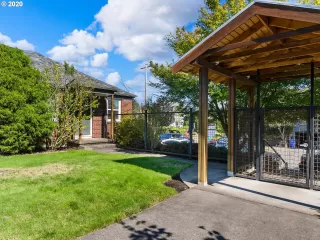 Photo #2: 20386737 Listing 