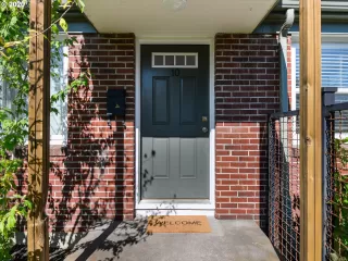 Photo #5: 20386737 Listing 