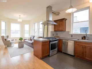 Photo #2: 20387226 Listing