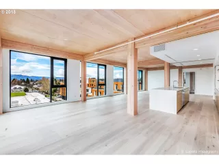 Photo #4: 20388225 Listing