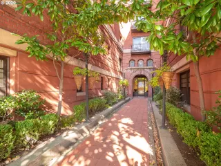 Photo #3: 20388513 Listing