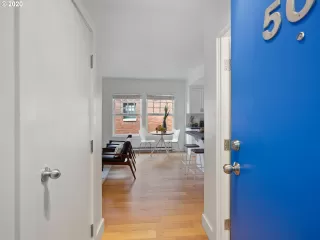 Photo #4: 20388513 Listing