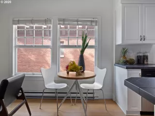 Photo #6: 20388513 Listing